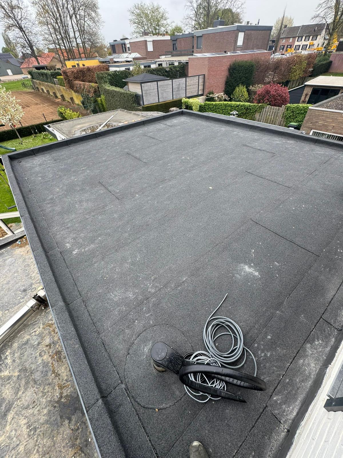 Plat dak afgewerkt